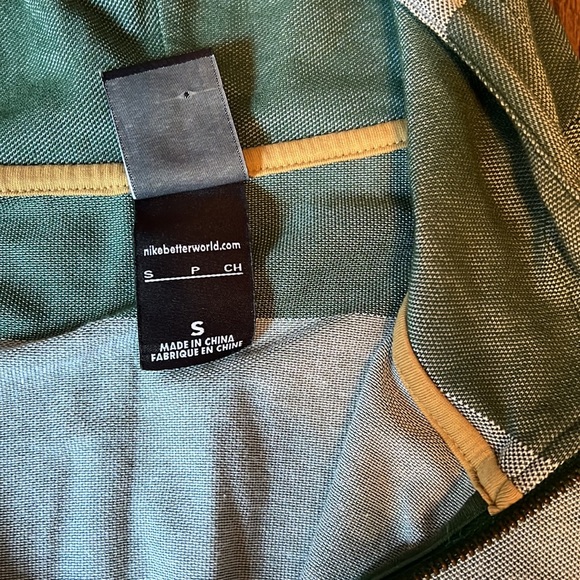 Nike Dri-fit zip front jacket. - Picture 7 of 12